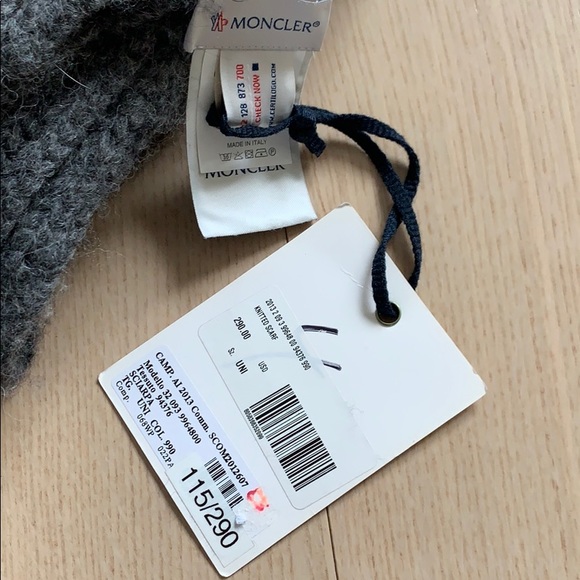 Moncler grey alpaca wool scarf - Picture 3 of 5